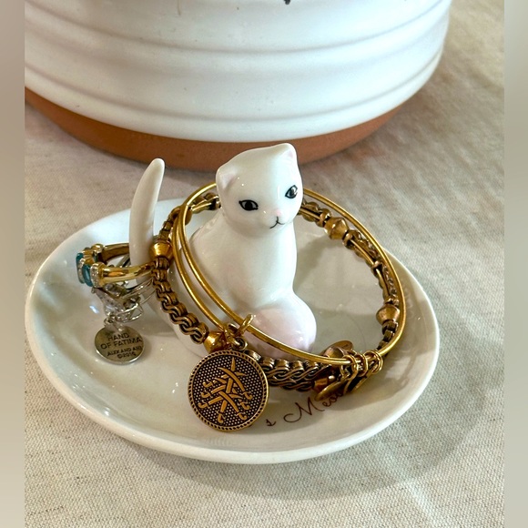 Ceramic Cat Kitty Jewelry Trinket Dish. Necklace & Ring. CAT’S MEOWS 🐈 - Picture 8 of 10